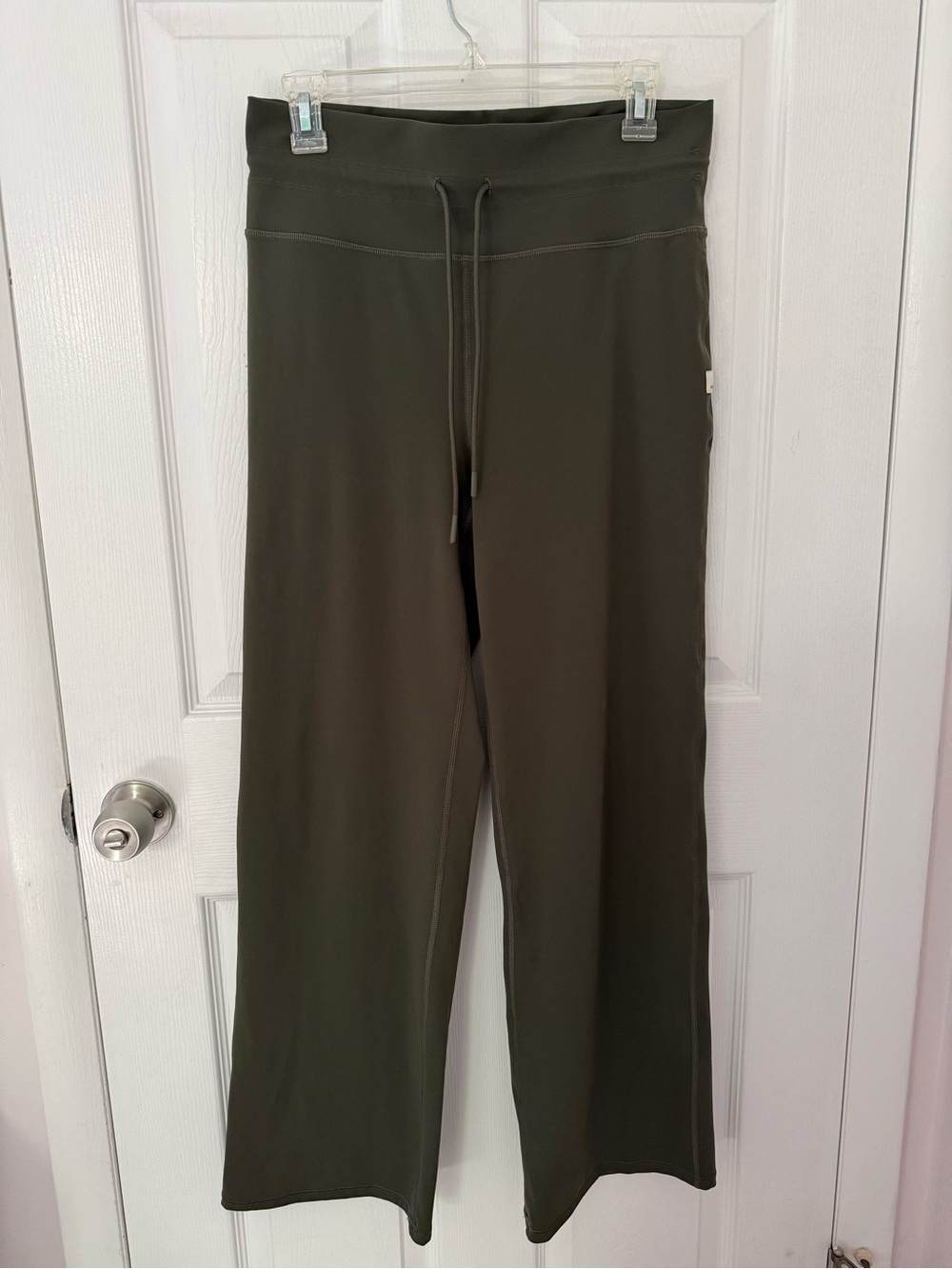 Vuori Daily Wide Leg Pant Olive Green Size Large
